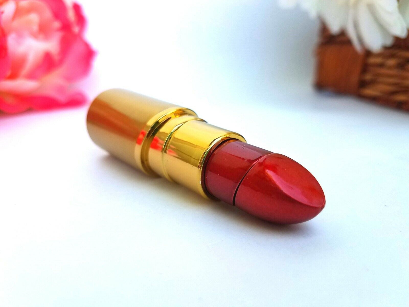 Refillable Novelty Butane Cigarette Gas Lighter - Funny Unique Lipstick Mom Gift