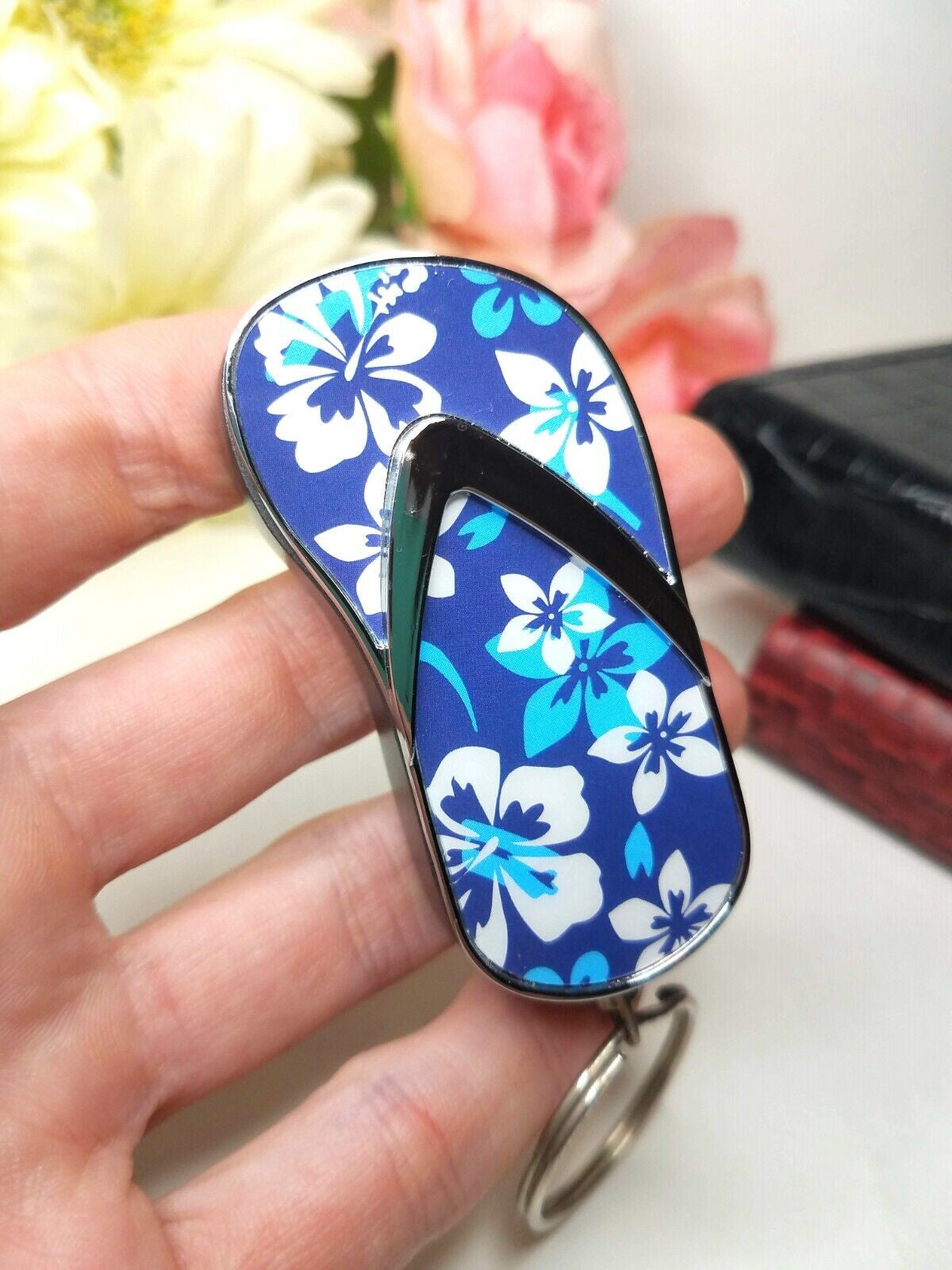 Refillable Novelty Butane Cigarette Gas Lighter - Funny Unique Flip Flop Shoe