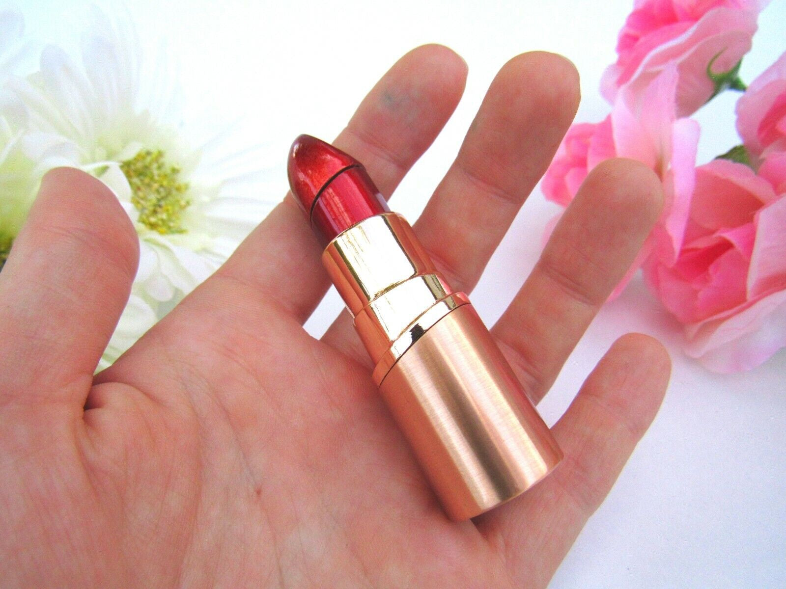 Refillable Novelty Butane Cigarette Gas Lighter - Funny Unique Lipstick Mom Gift