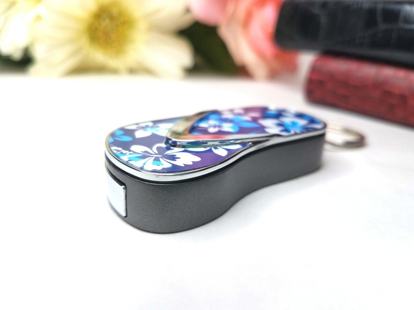 Refillable Novelty Butane Cigarette Gas Lighter - Funny Unique Flip Flop Shoe