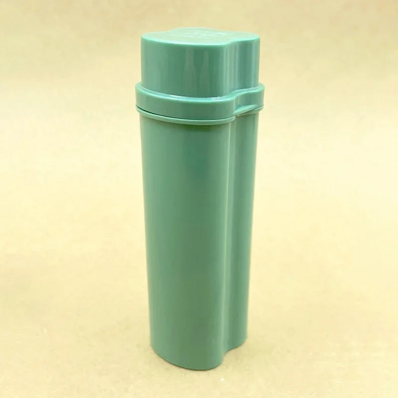 One-Piece Flip-Top Cigarette Case Kit with Two Holes Including Lighter for Easy Storage and Carrying around Smoking Accessories